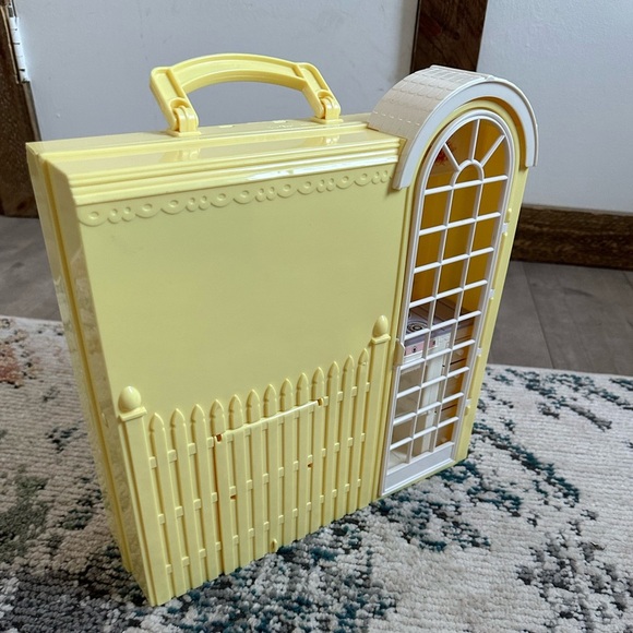 Vintage Barbie Mattel Grandma's Kitchen Fold Up Dollhouse Playset Incomplete - Picture 9 of 16